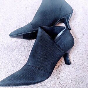 Adrianna Papell Black ankle bootie